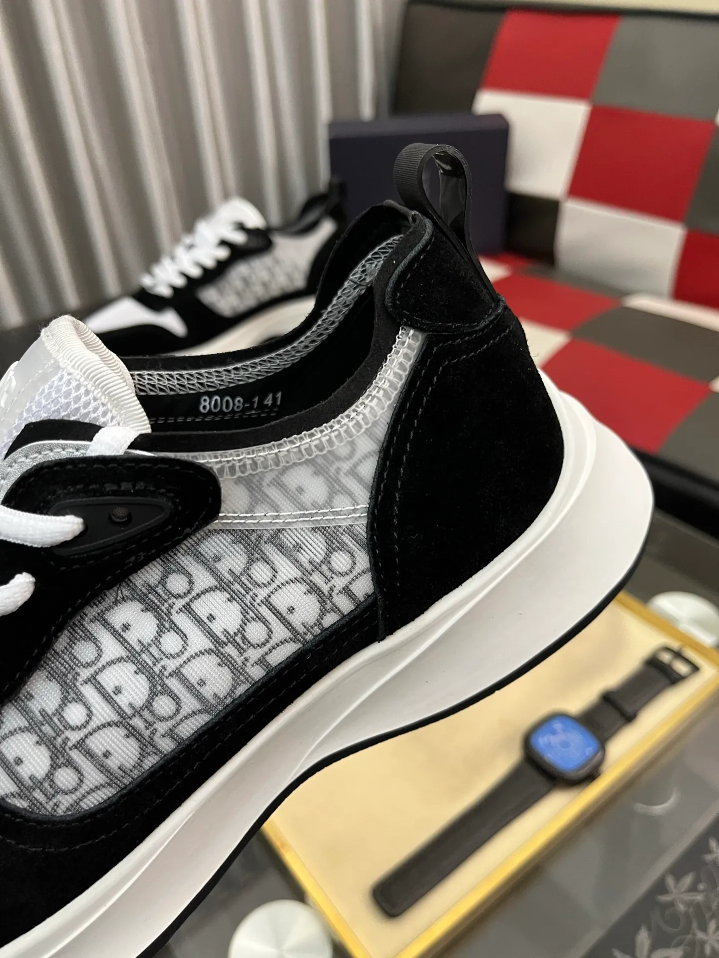 Men's shoes💰: 360⌚️⌚️[Dior] Dior's new men's genuine leather casual shoes, the highest version on the market, any comparison is welcome🆚! The original leather has excellent texture and is super high-end! Fetal sheep net lining imported from Italy, removable pad! Luxurious materials and fine workmanship, highly recommended! Code number: 38-444️⃣Colors available